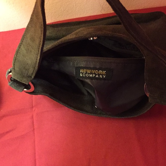 New York and Co small 100% cow suede shoulder bag - Picture 3 of 6